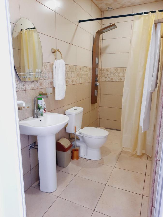 Inaisi Hotel 쿠타이시 외부 사진