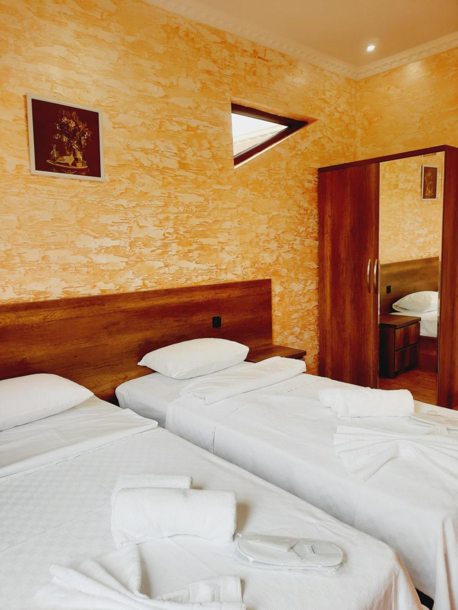 Inaisi Hotel 쿠타이시 객실 사진