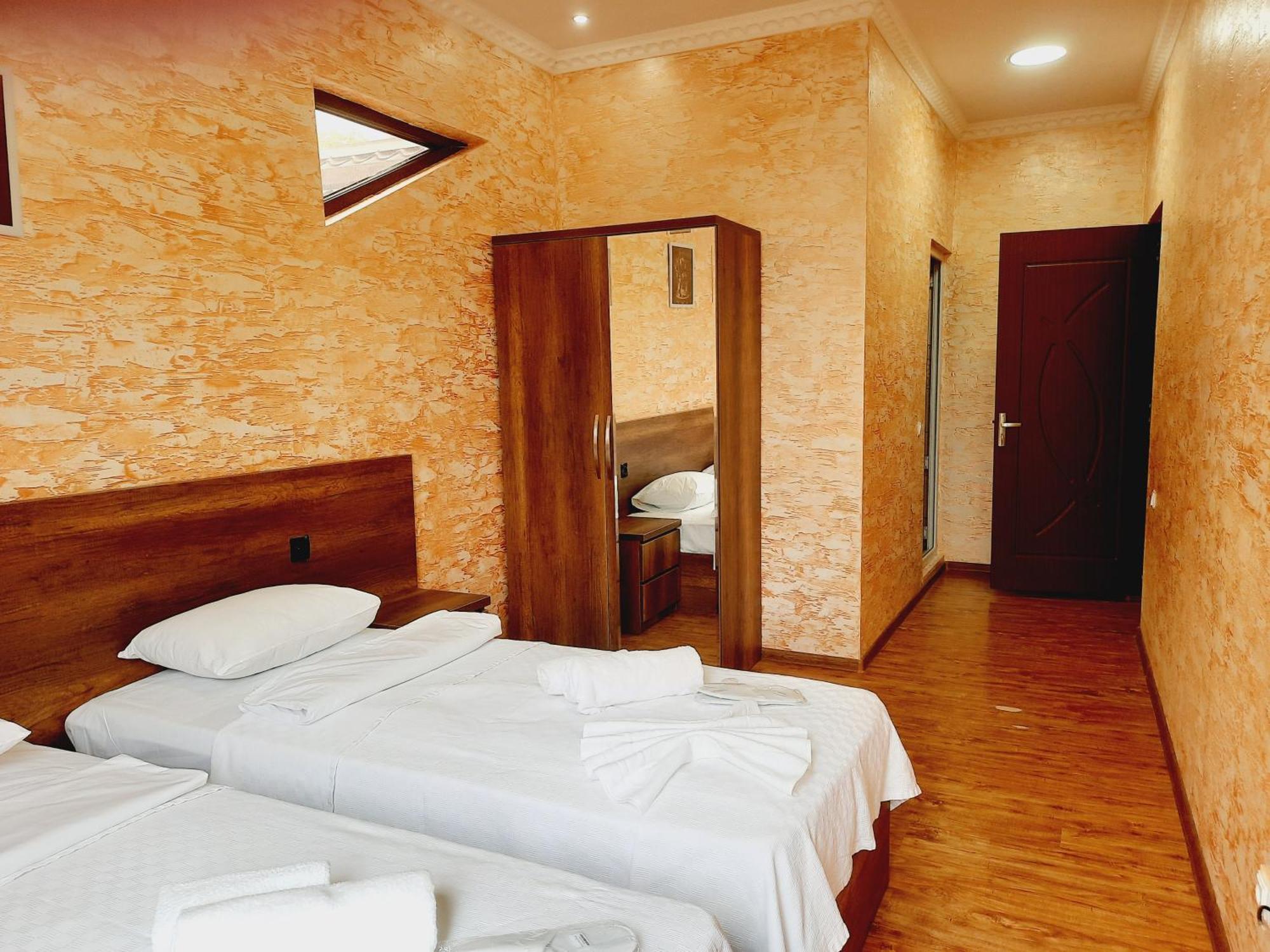 Inaisi Hotel 쿠타이시 객실 사진